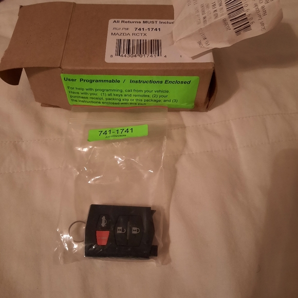 Keyless Entry Alarm Remote - Picture 2 of 5